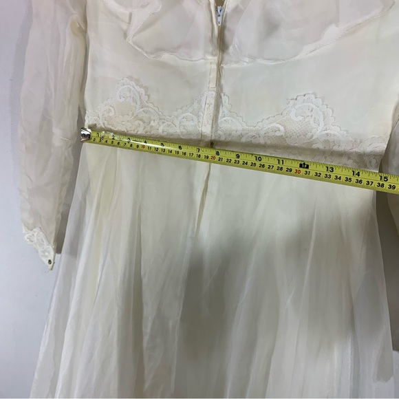 Vintage victorian wedding dress - Picture 14 of 16